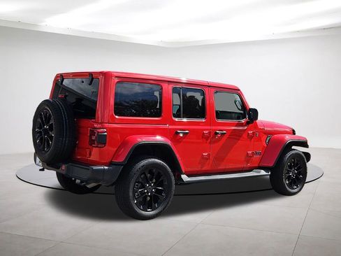 Used 2025 Jeep Wrangler Unlimited Sahara AWD/4WD image 7