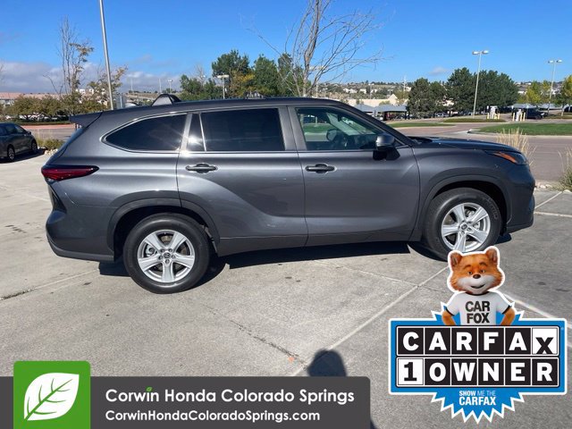 Used 2023 Toyota Highlander LE FWD image 11