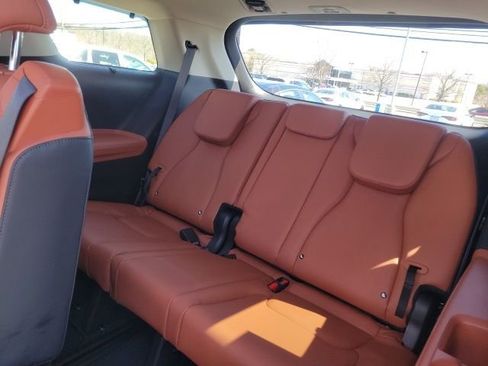 Used 2025 Kia Carnival SX image 19