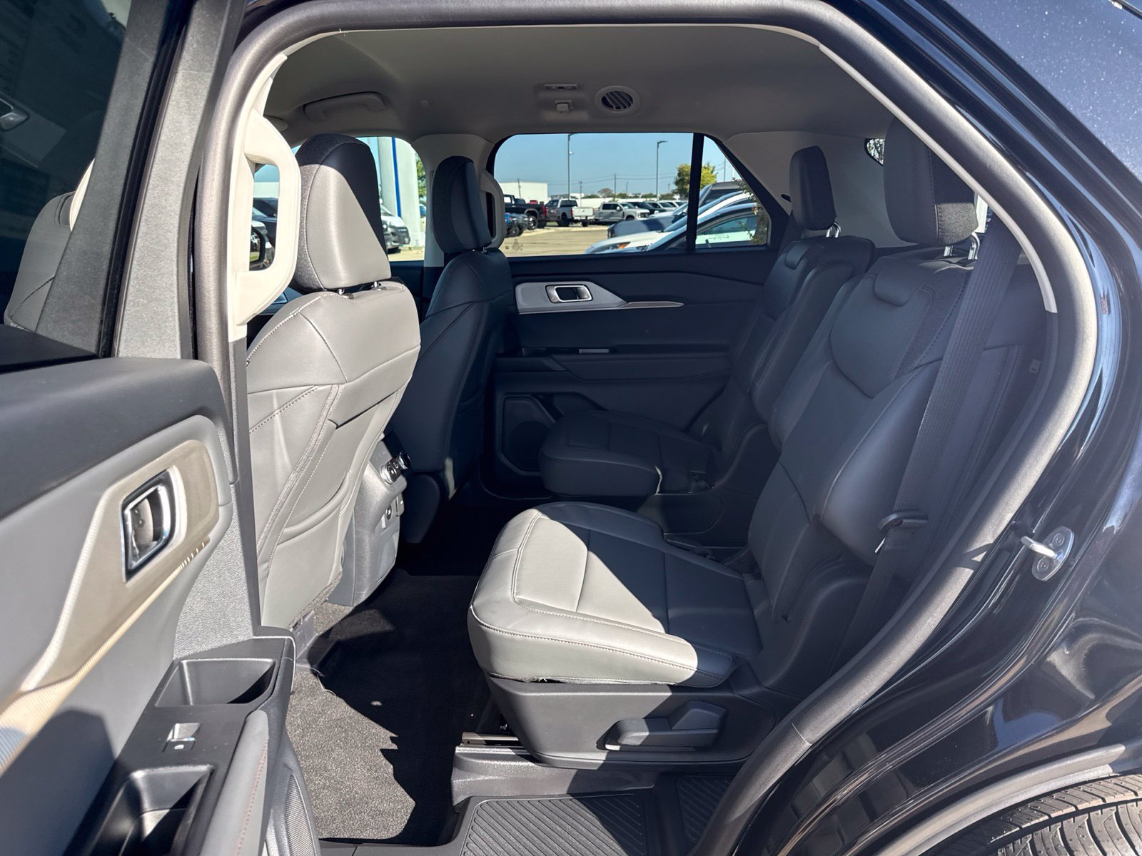 New 2026 Ford Explorer Active w/ Active Comfort Package RWD image 12