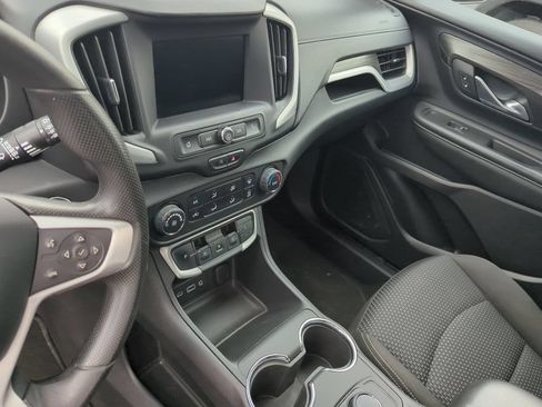 Used 2024 GMC Terrain SLE FWD image 8