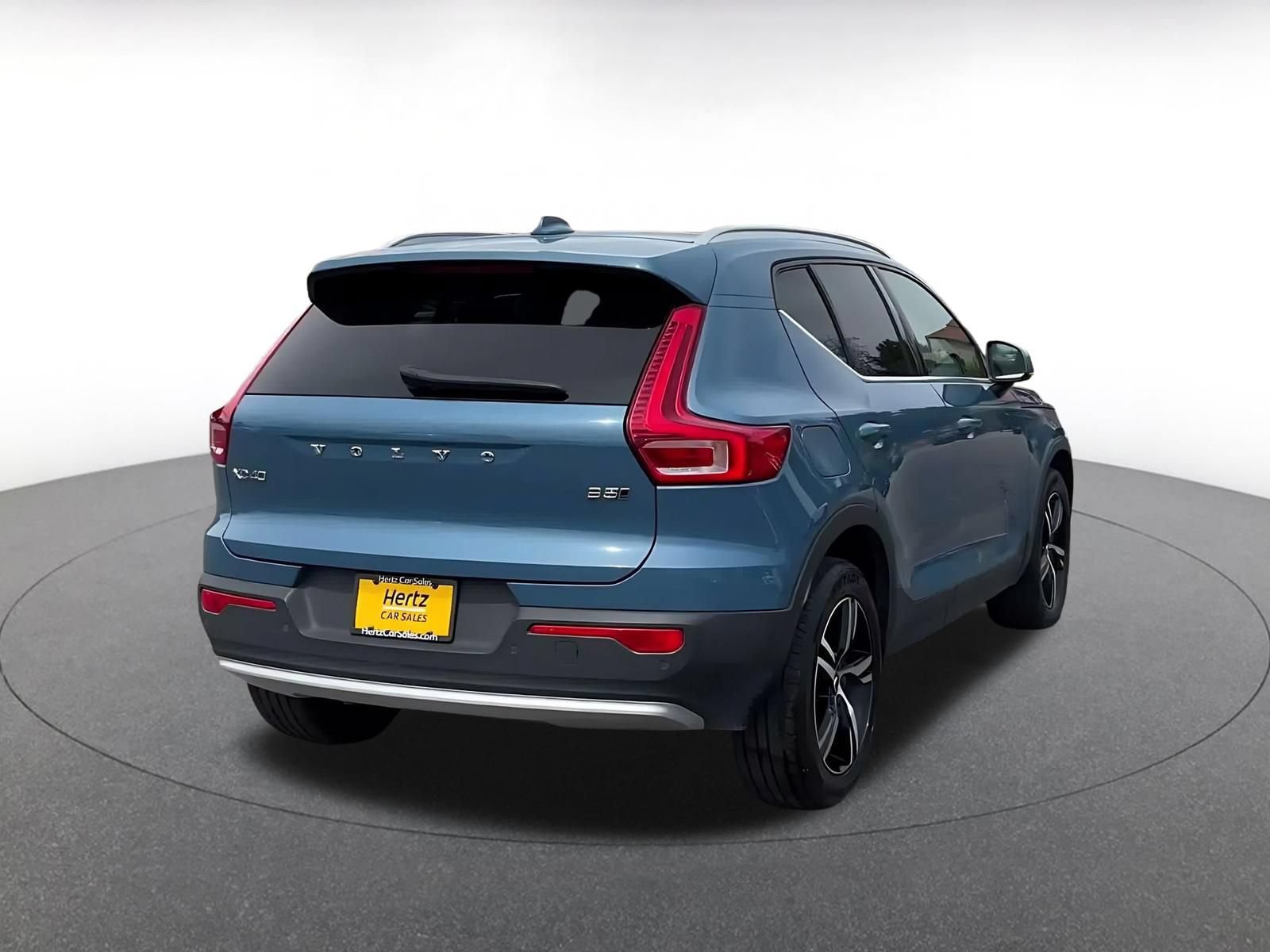 Used 2024 Volvo XC40 B5 Core AWD/4WD image 14