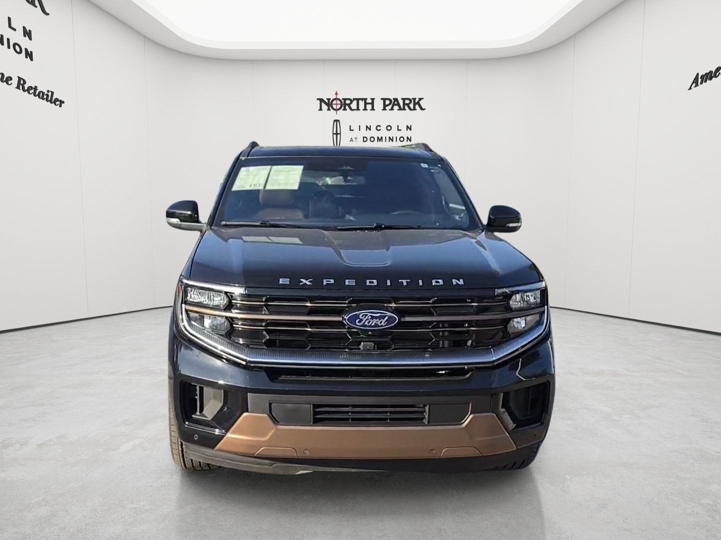 Used 2025 Ford Expedition Max King Ranch AWD/4WD image 2