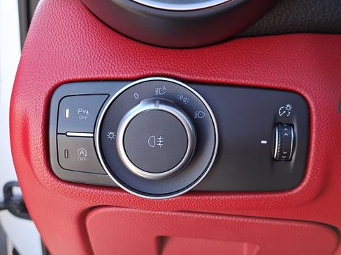 Used 2021 Alfa Romeo Giulia Ti Sport image 32