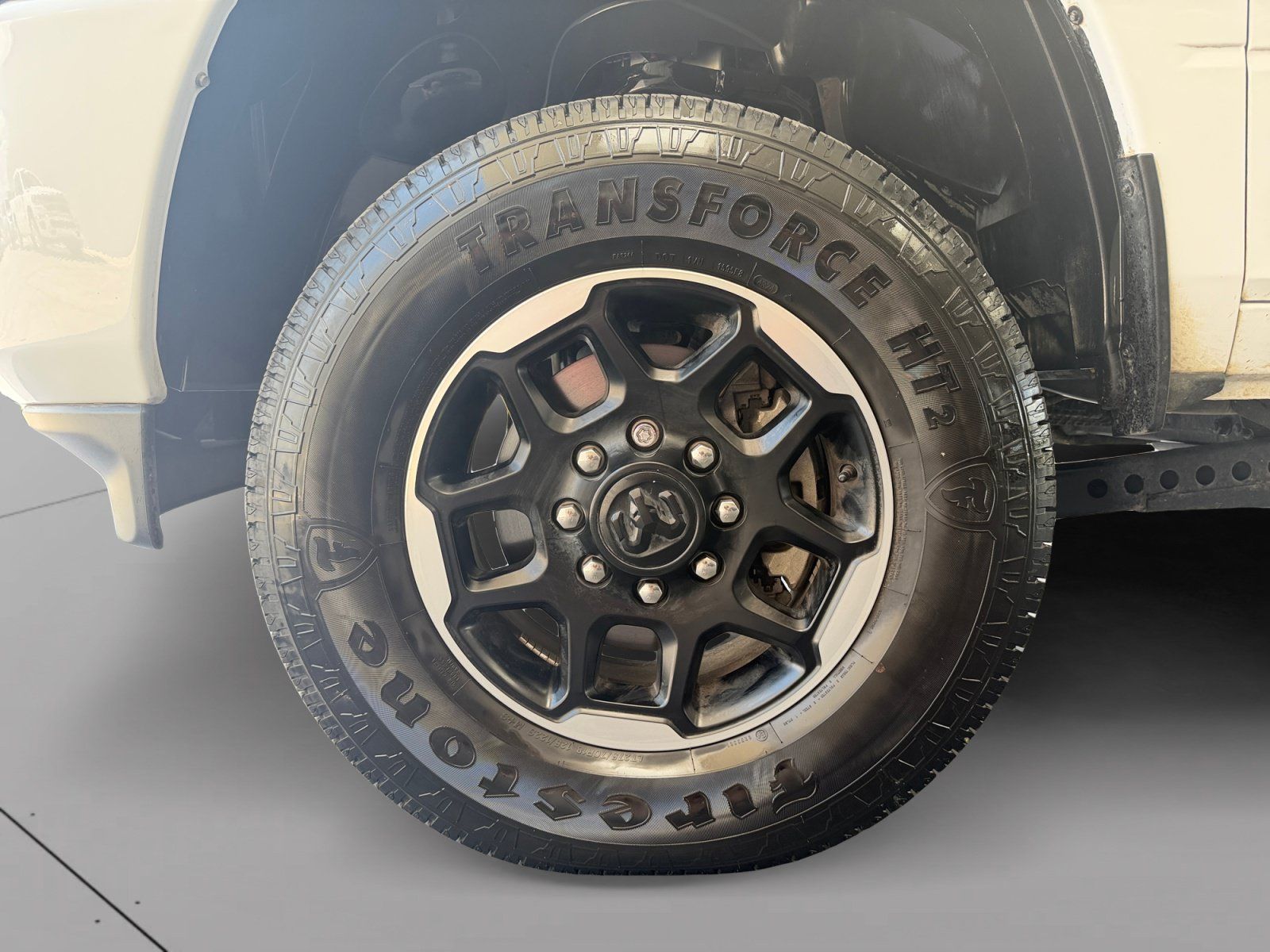 Used 2025 RAM 2500 Laramie AWD/4WD image 9
