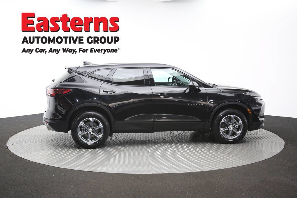 Used 2025 Chevrolet Blazer LT FWD image 46