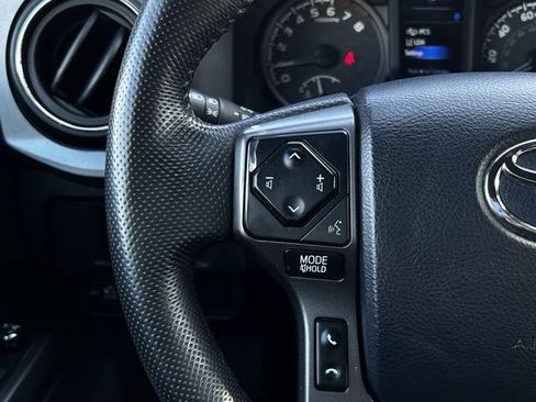 Used 2018 Toyota Tacoma TRD Sport w/ Technology Package RWD image 13