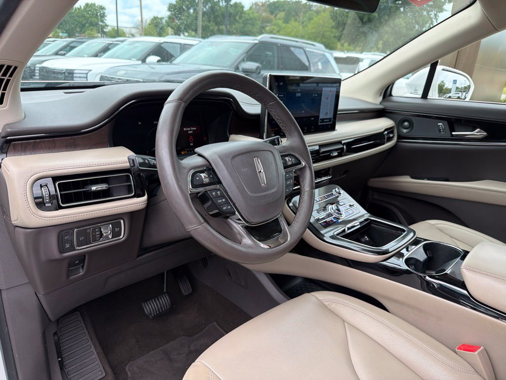 Used 2022 Lincoln Nautilus Reserve w/ Luxury Package FWD image 10