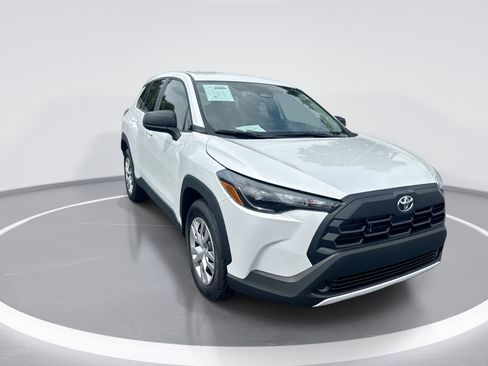 Used 2026 Toyota Corolla Cross L FWD image 2