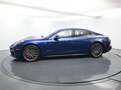 Used 2025 Porsche Panamera Turbo image 2