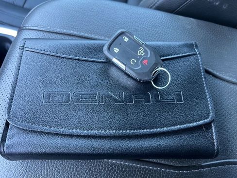 Used 2021 GMC Sierra 2500 Denali w/ Denali Ultimate Package image 43