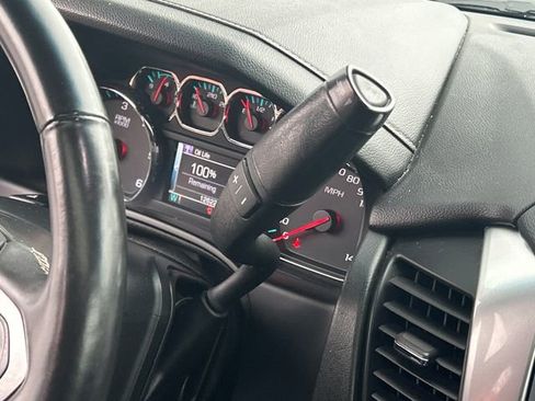 Used 2017 Chevrolet Suburban Premier image 25