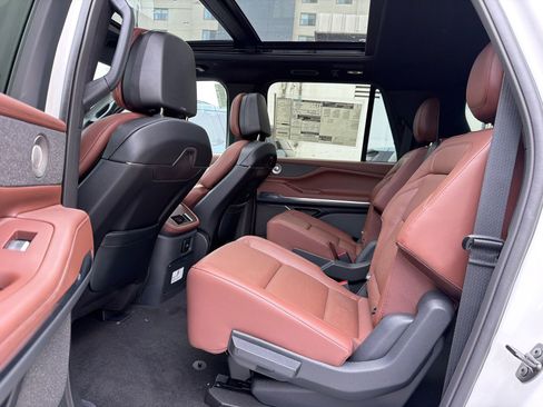 New 2026 Lincoln Navigator L Reserve AWD/4WD image 19