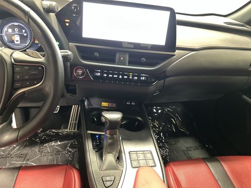 Used 2024 Lexus UX 250h F Sport AWD/4WD image 30