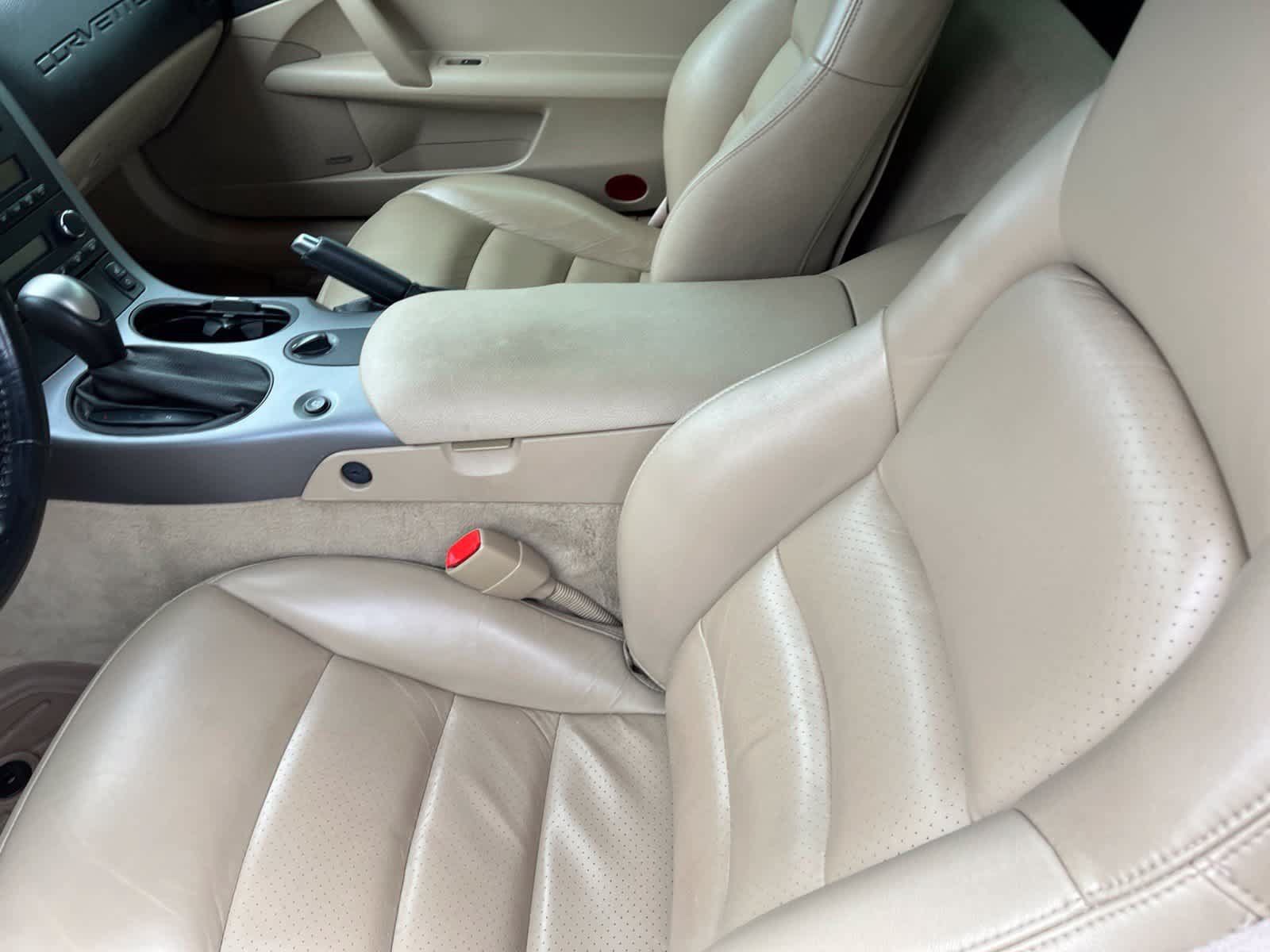 Used 2006 Chevrolet Corvette Coupe w/ Preferred Equipment Group RWD image 27