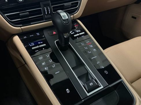 Certified 2026 Porsche Macan AWD/4WD image 24