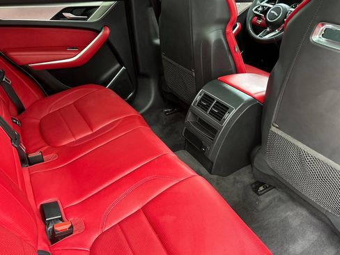 Used 2023 Jaguar F-PACE R-Dynamic S image 30