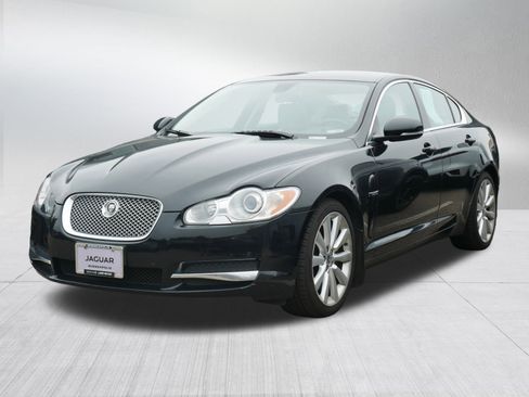 Used 2011 Jaguar XF Premium image 1