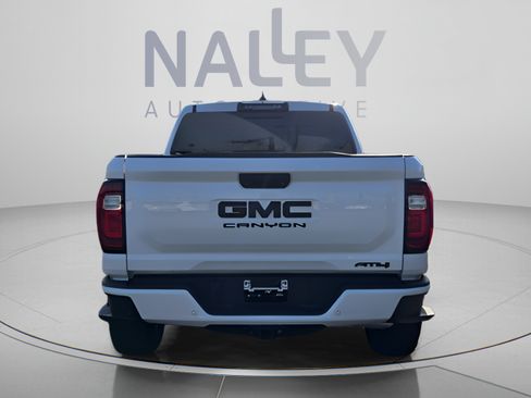 Used 2024 GMC Canyon AT4 w/ AT4 Premium Package AWD/4WD image 4