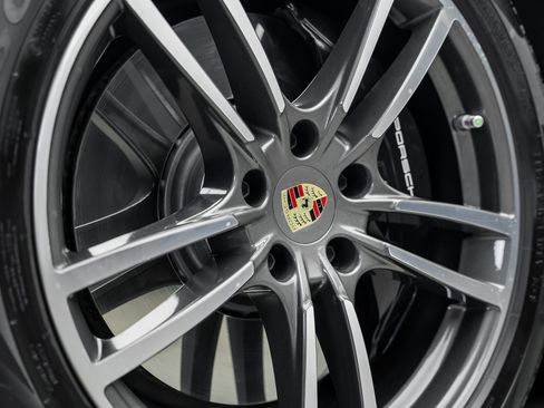 Used 2023 Porsche Cayenne Turbo AWD/4WD image 24