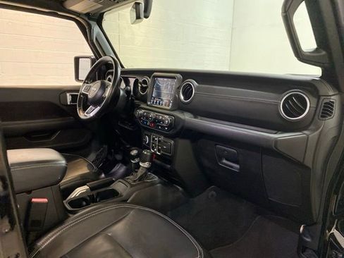Used 2022 Jeep Wrangler Unlimited Sahara AWD/4WD image 24