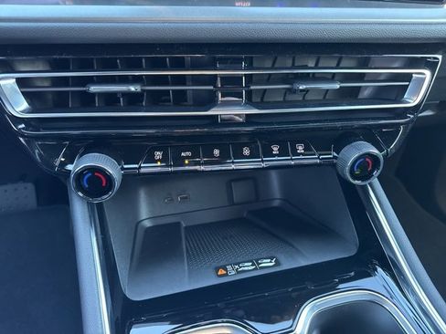 New 2026 Chevrolet Traverse LT w/ Midnight/Sport Edition image 25