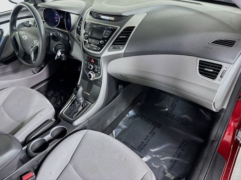 Used 2016 Hyundai Elantra SE image 27