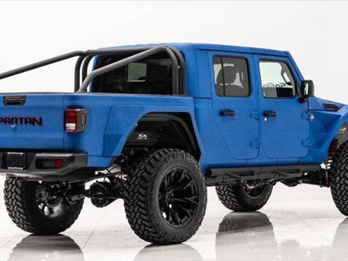 Used 2023 Jeep Gladiator Overland AWD/4WD image 6