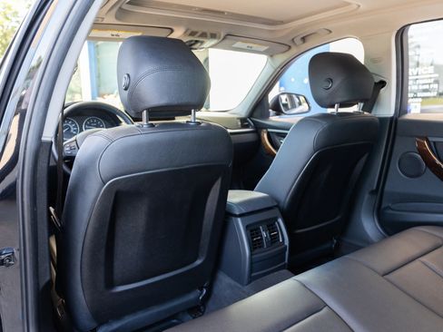Used 2014 BMW 320i Sedan RWD image 31