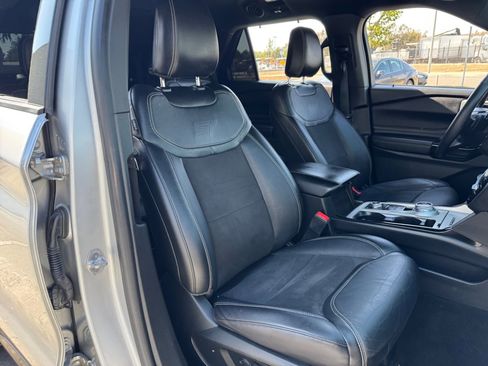 Used 2022 Ford Explorer ST w/ ST Street Pack image 19