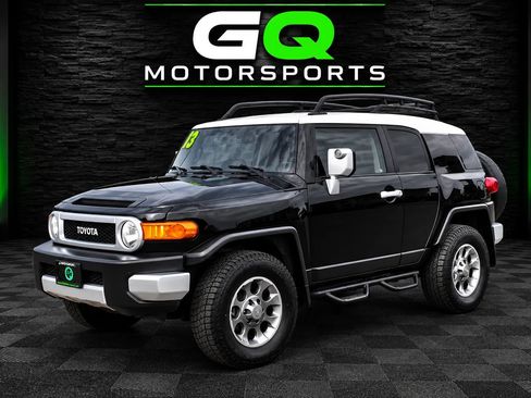 Used 2013 Toyota FJ Cruiser 4WD w/ Upgrade Pkg image 3