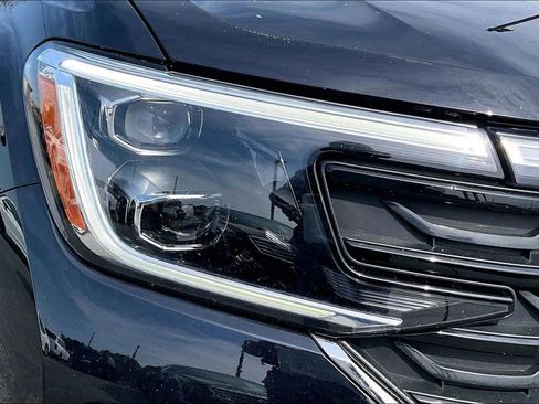 Used 2024 Volkswagen Atlas SEL Premium R-Line image 33