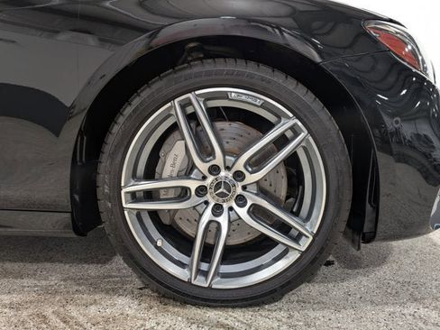 Used 2018 Mercedes-Benz E 400 4MATIC Sedan image 12