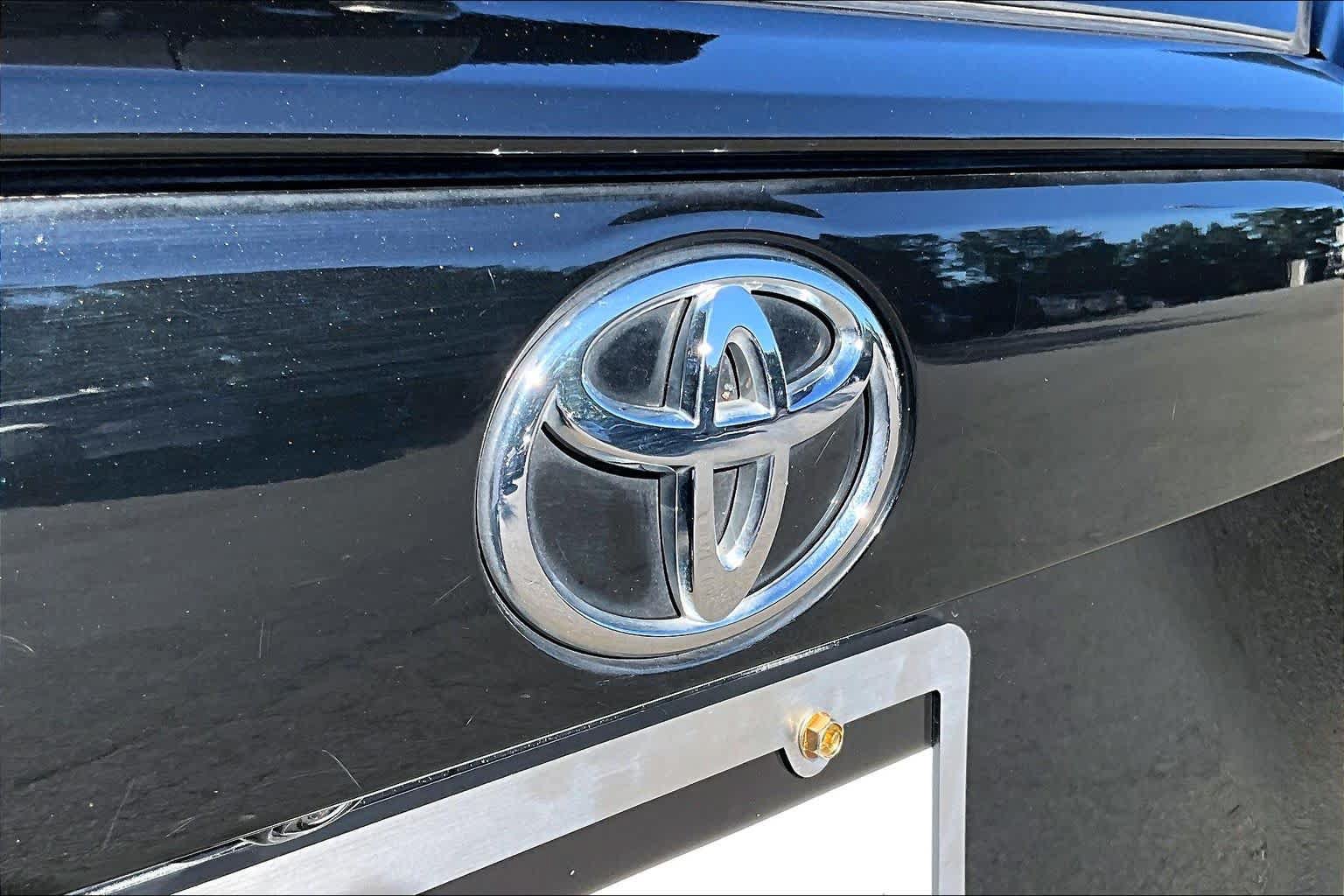 Certified 2022 Toyota RAV4 XLE FWD image 31