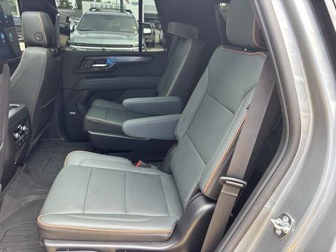 Used 2025 GMC Yukon AT4 w/ AT4 Premium Plus Package AWD/4WD image 19
