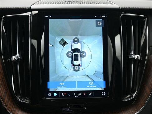 Used 2023 Volvo XC60 B5 Ultimate w/ Protection Package Premier image 21
