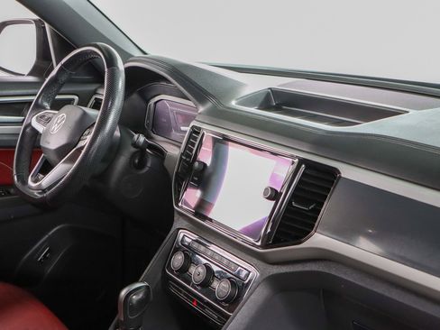 Used 2022 Volkswagen Atlas Cross Sport SEL Premium R-Line image 27