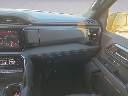 Used 2024 GMC Sierra 1500 AT4 w/ Technology Package image 10