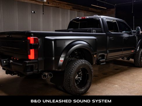 Used 2025 Ford F450 Platinum w/ FX4 Off-Road Package image 9