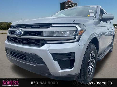 Used 2024 Ford Expedition Max XLT AWD/4WD image 3
