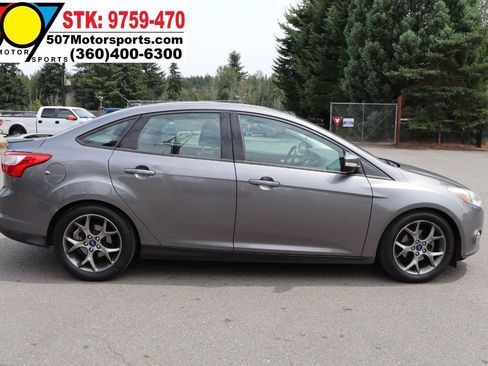 Used 2014 Ford Focus SE w/ Equipment Group 201A FWD image 8