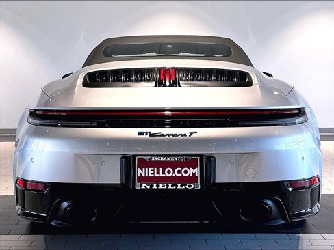 Used 2026 Porsche 911 Carrera T RWD image 9