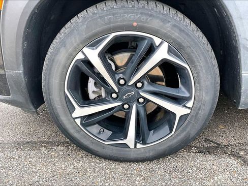 Used 2023 Chevrolet TrailBlazer RS w/ Sun and Liftgate Package image 4