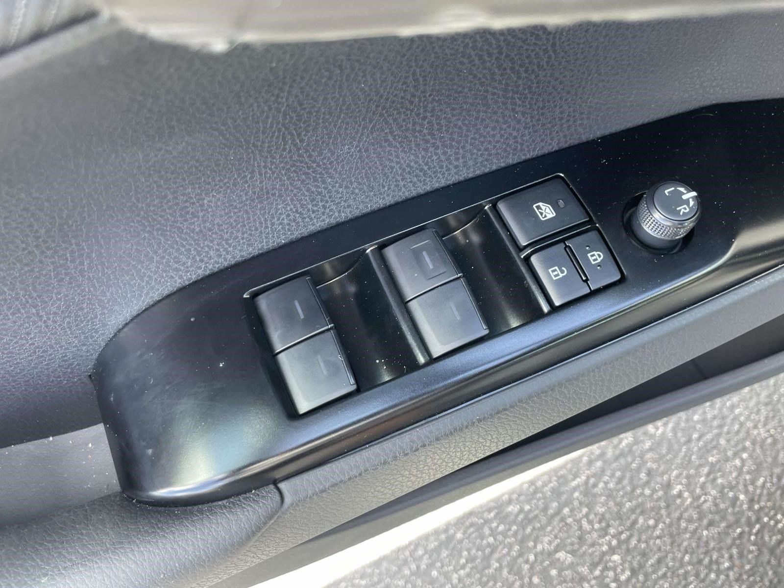 Used 2026 Toyota Camry SE w/ Convenience Package FWD image 16