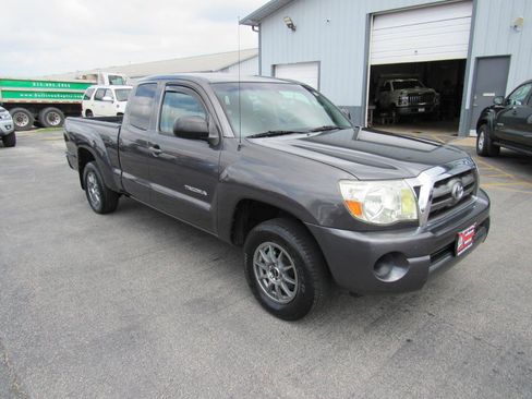Used 2010 Toyota Tacoma 2WD Access Cab image 8