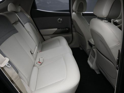 Used 2024 Genesis GV60 RWD image 33