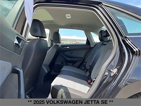 Used 2025 Volkswagen Jetta SE w/ Sunroof Package image 10