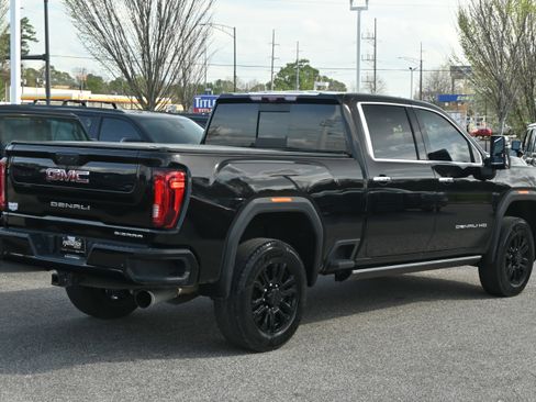 Used 2021 GMC Sierra 2500 Denali w/ Denali Black Diamond Edition image 16