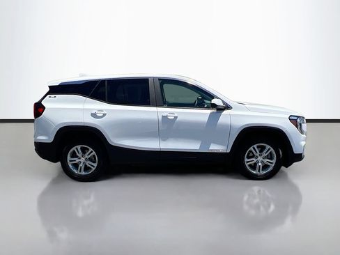 Used 2024 GMC Terrain SLE FWD image 4