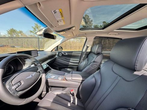 Used 2021 Genesis GV80 2.5T w/ Advanced Package 03 image 18